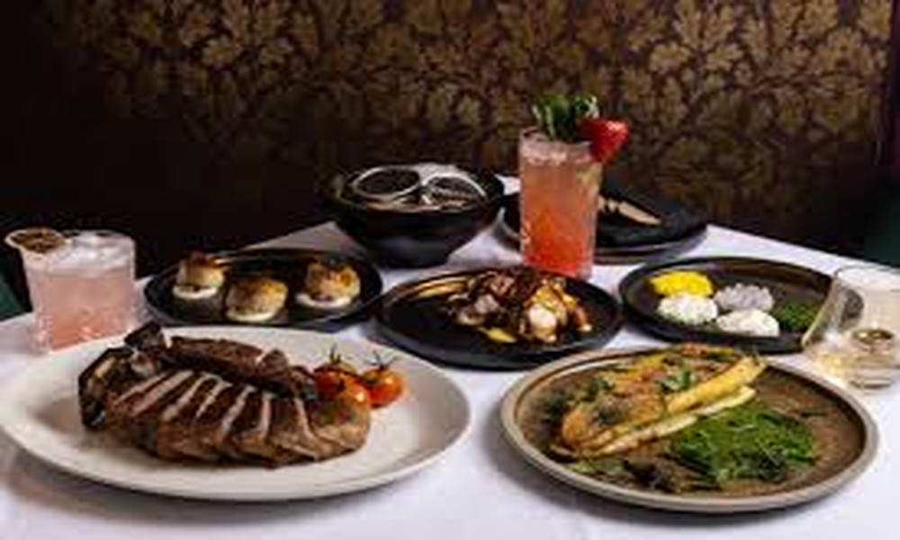 Complete Guide to Dining at a Restaurant With Live Entertainment in Houston