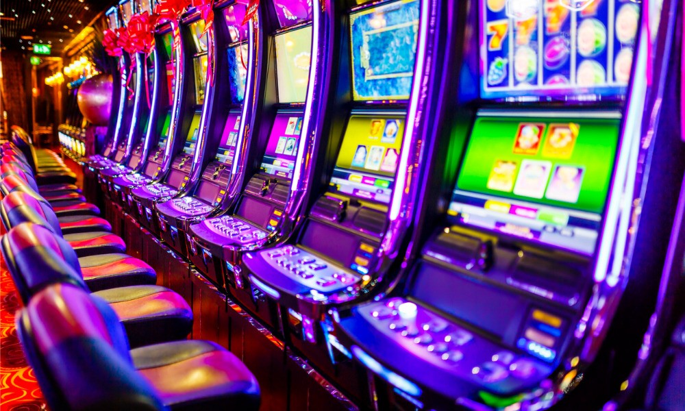 Are sticky wilds more effective during free spins in slots?